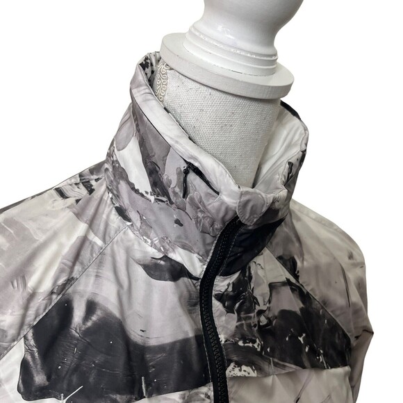 Lululemon Miss Misty II Jacket Women’s Size 2 Black Packable Reflective Hooded - Picture 7 of 13